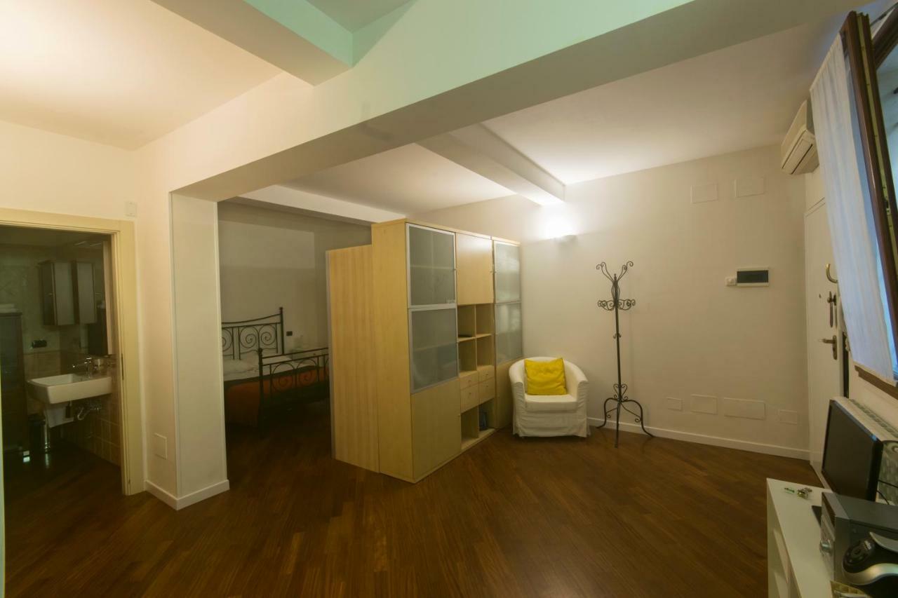 Suite Del Borgo - Affittacamere - Guest House Bologne Extérieur photo