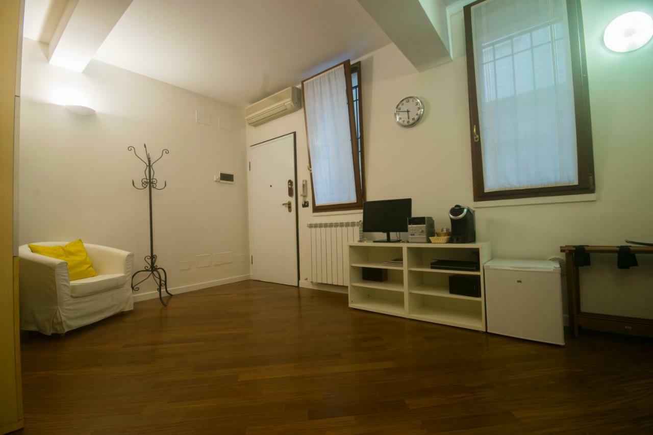 Suite Del Borgo - Affittacamere - Guest House Bologne Extérieur photo