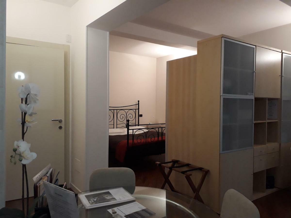 Suite Del Borgo - Affittacamere - Guest House Bologne Extérieur photo