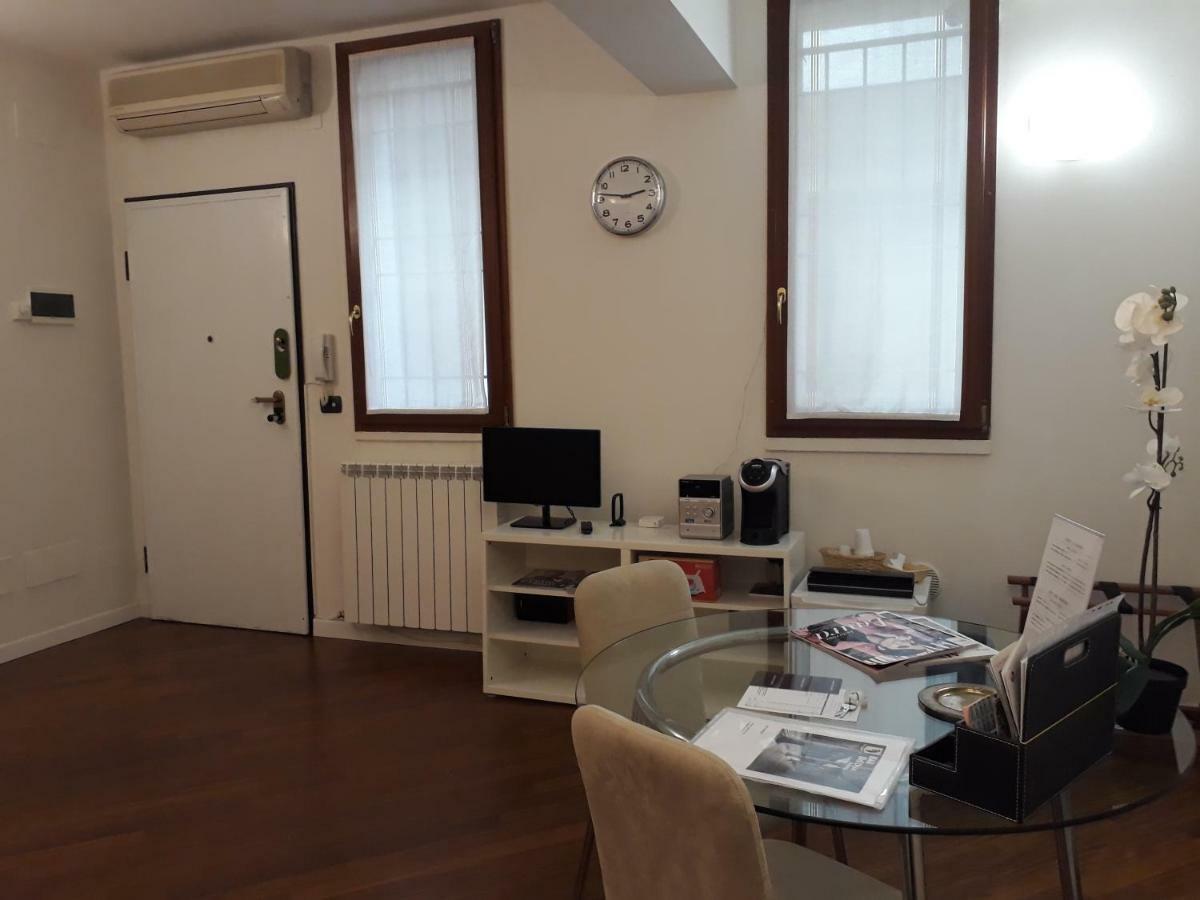 Suite Del Borgo - Affittacamere - Guest House Bologne Extérieur photo
